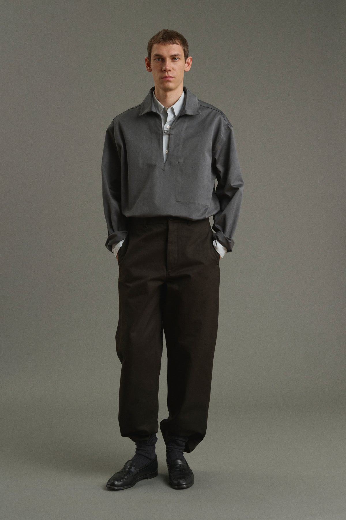 Pantalón de hombre Chet - Chino marrón de gabardina de algodón - Frère