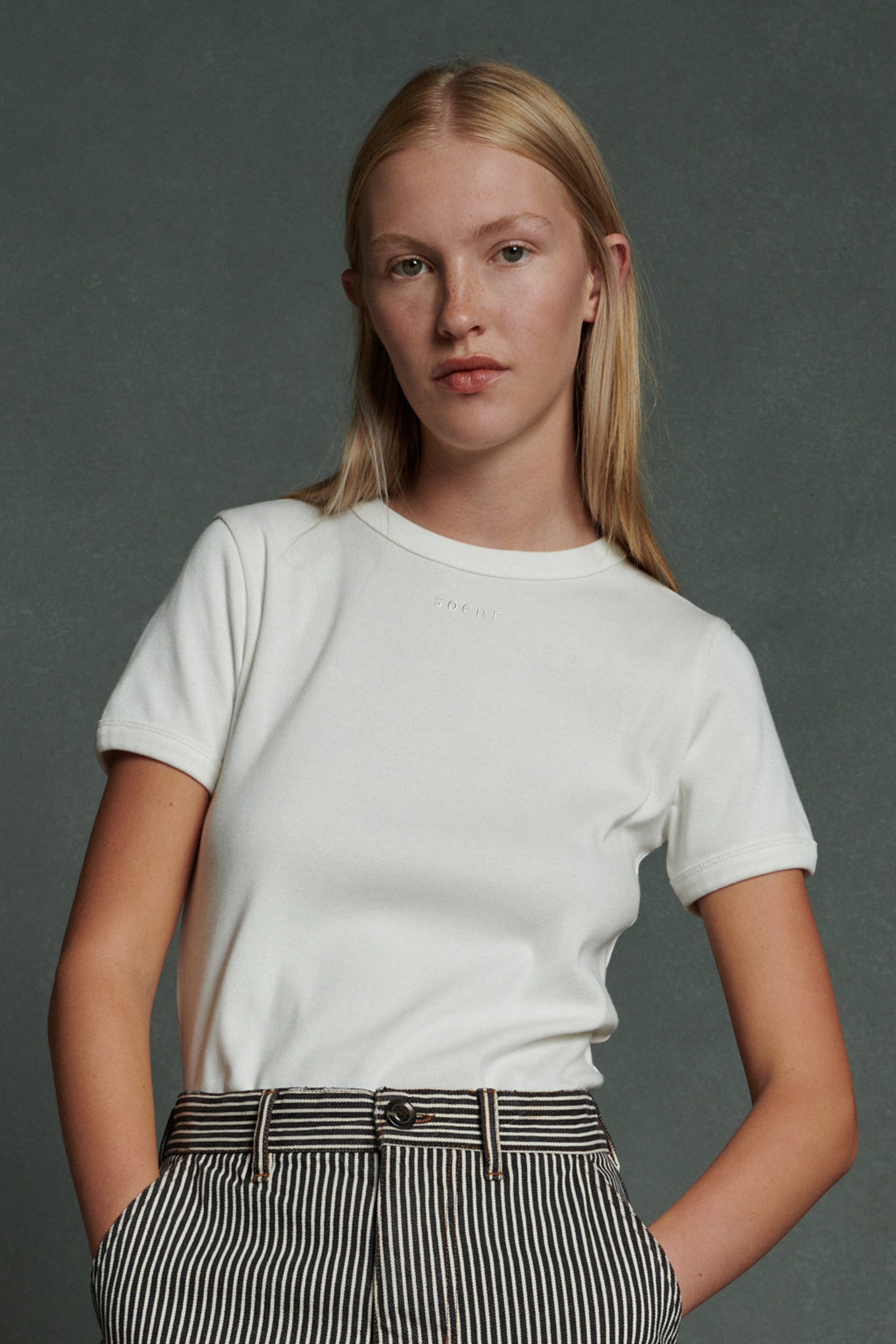 Top Tee-shirt Blanc Stretch Un Jour Ailleurs - Taille 40/42 - Avec Col Strassé - Occasion Très Bon état