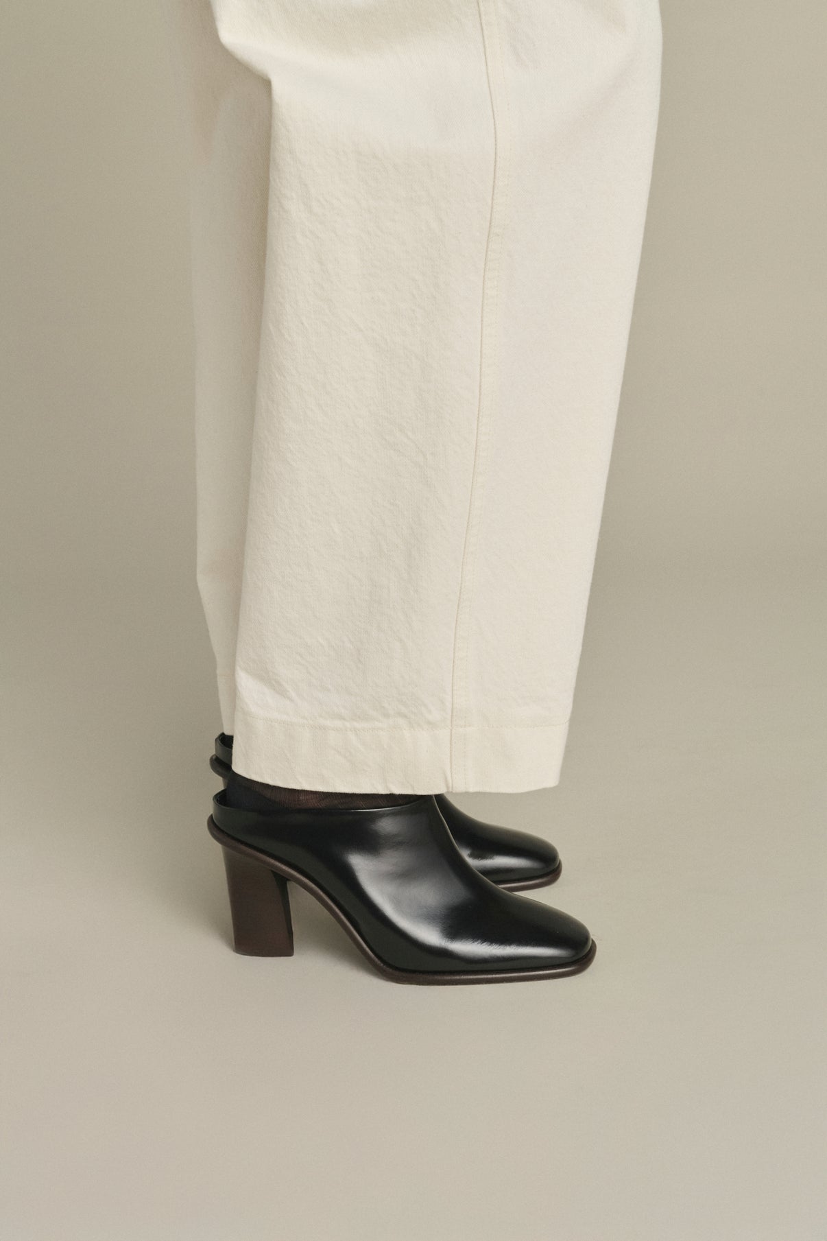 Mules Elba - Negro - Cuero - Mujer vue 6