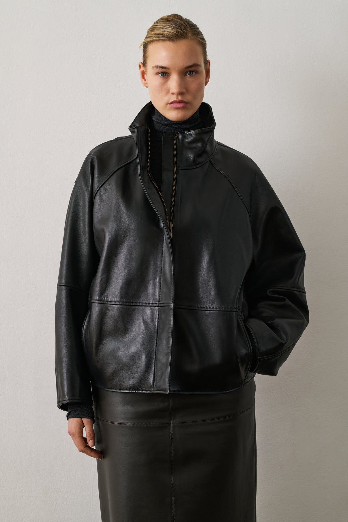 Gamma Jacket Black Leather Woman1