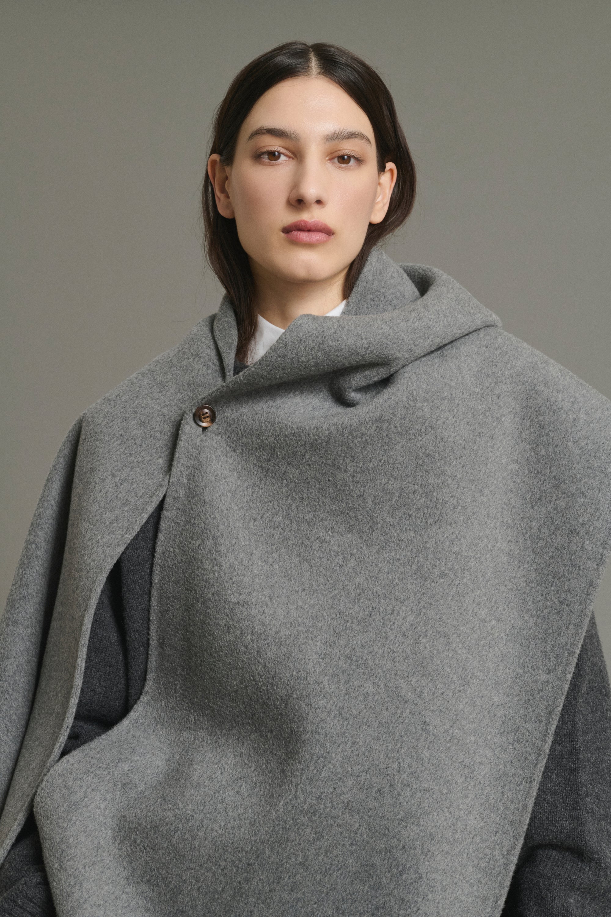 Cape LISETTE Light Gray