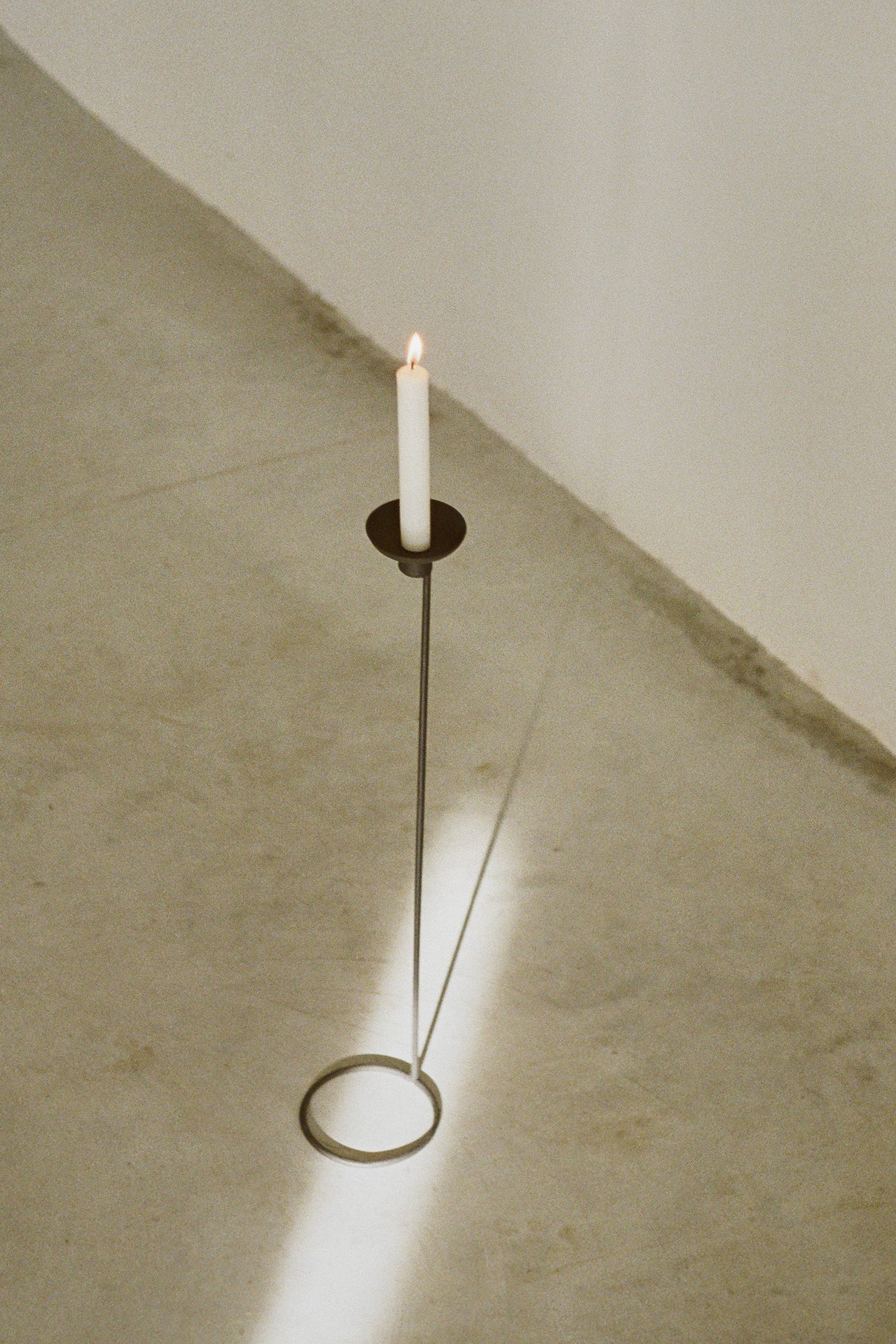 Floor S candle holder vue 5